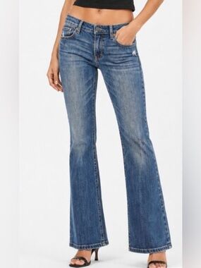 Abercrombie & Fitch Low Rise Medium Wash Distressed Jeans (NWOT)